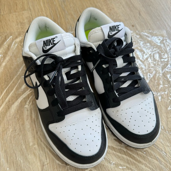 Nike dunk low panda Size 5.5 - Picture 5 of 10